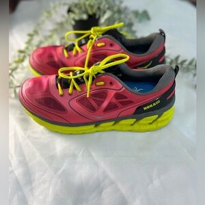 Hoka One One Conquest Red / Yellow Women’s Running Shoe 9.5